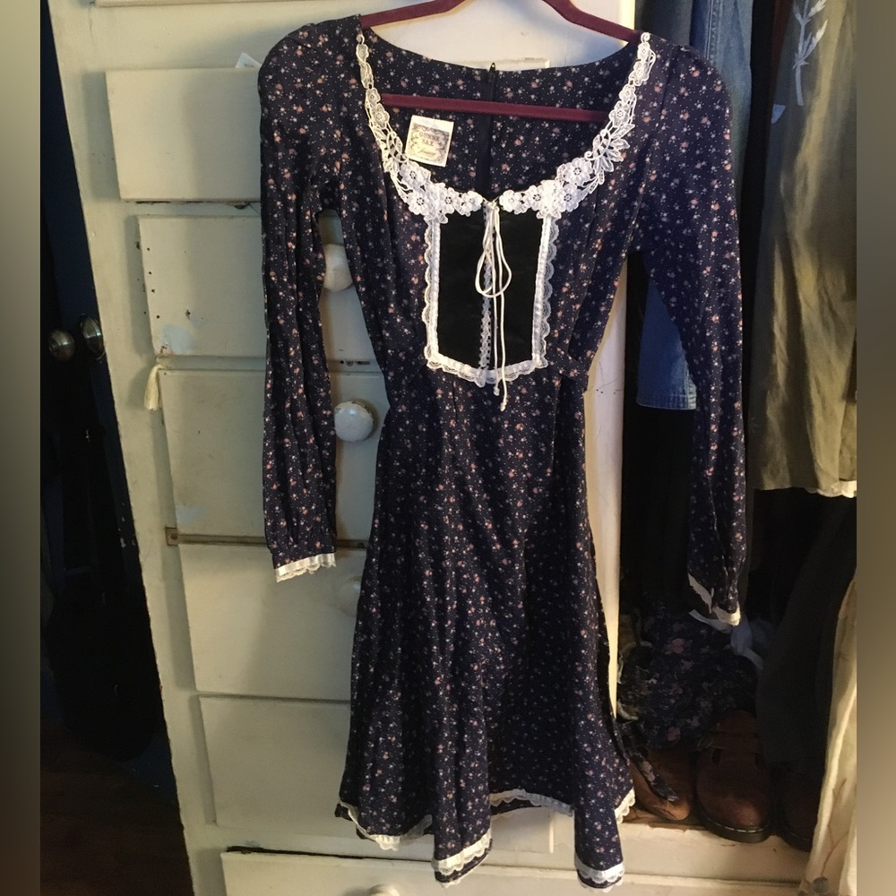 Beautiful Gunne Sax Blue Calico Corset Long Sleeve Midi Dress w/Velvet Size 7